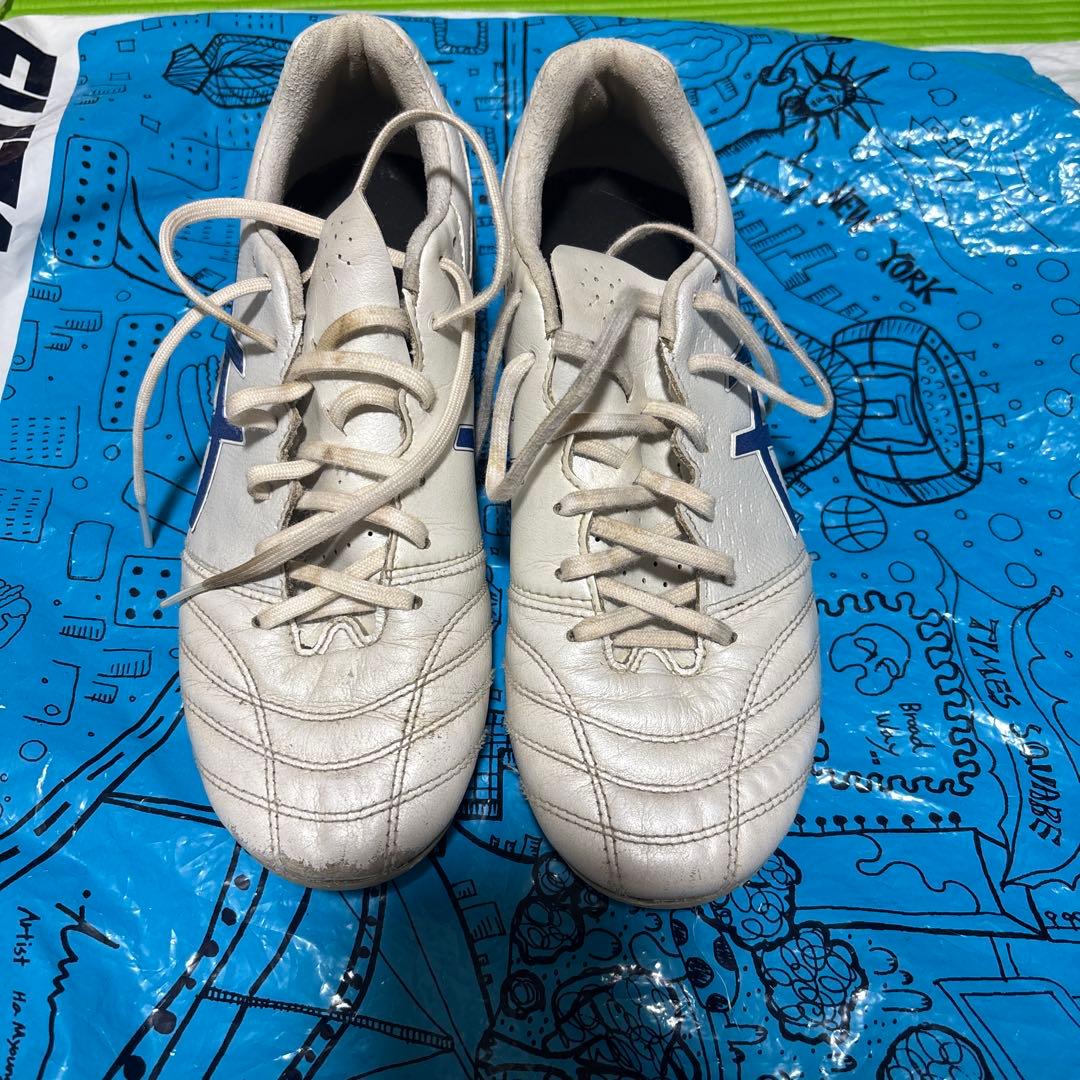 ASICS サッカーシューズ ホワイト/ブルー