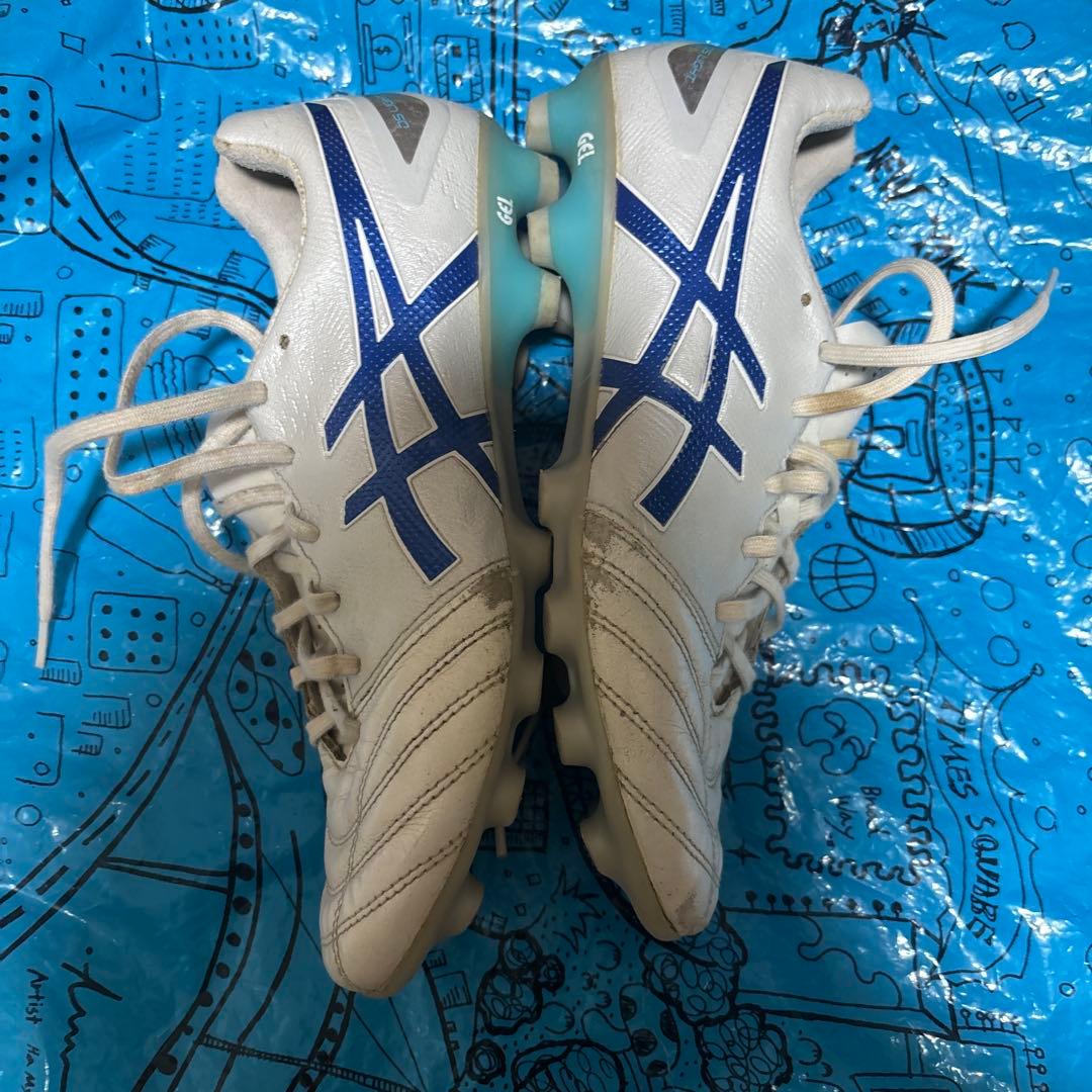 ASICS サッカーシューズ ホワイト/ブルー