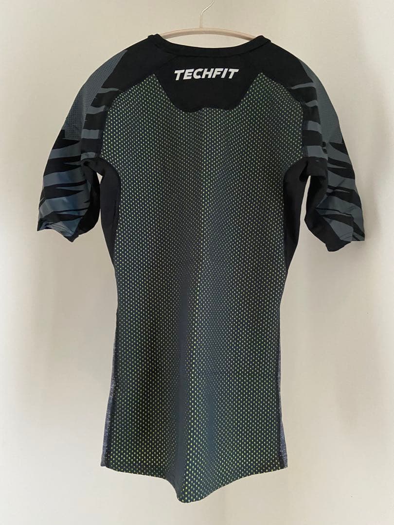 adidas CLIMACOOL TECHFIT コンプレッション 上下セット