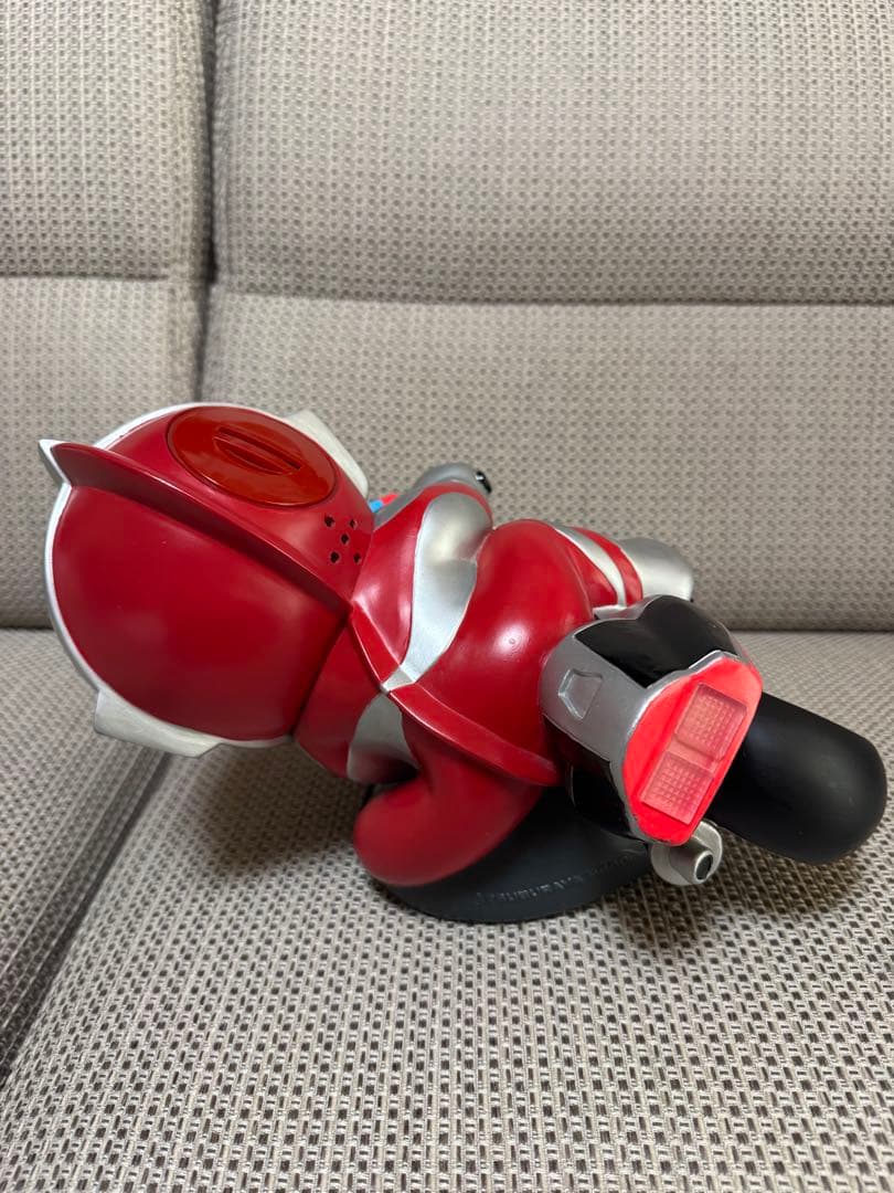 ウルトラマン　レーシング　貯金箱