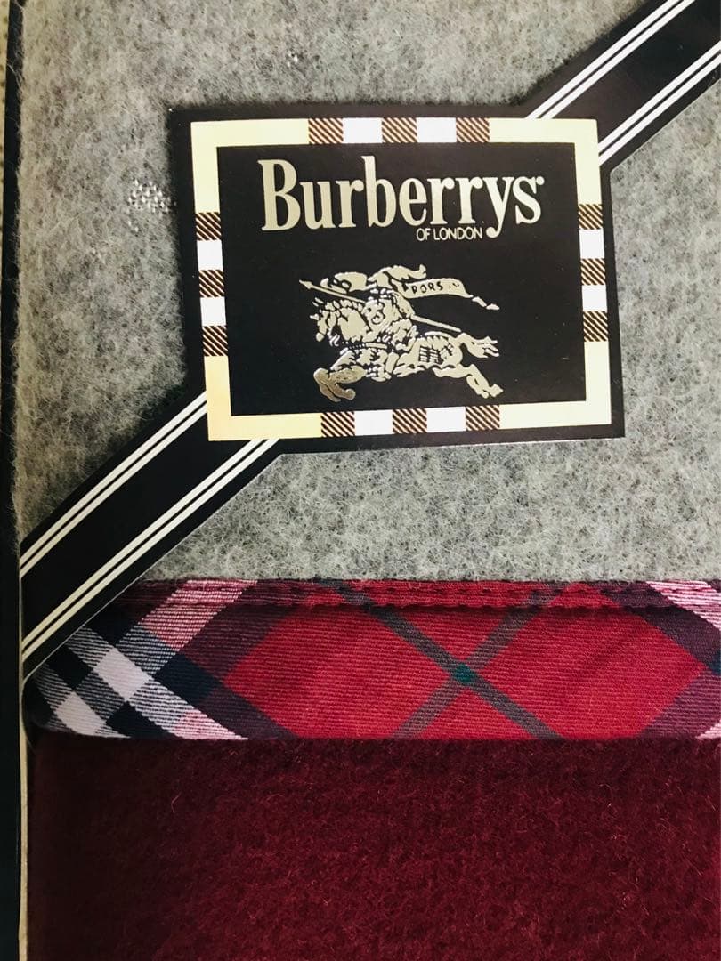 BURBERRYS バーバリーの暖かい100%ウールブランケット新品、
