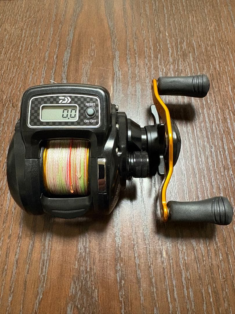 【美品】DAIWA LIGHT GAME ICV 150H 両軸リール