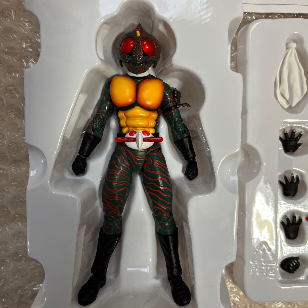 s.h.figuarts 仮面ライダーアマゾン　真骨彫