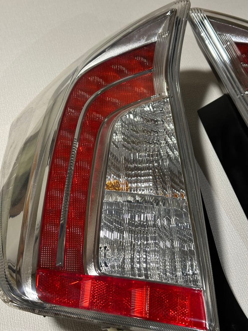 プリウス30前期 純正テール 左右 STANLEY
