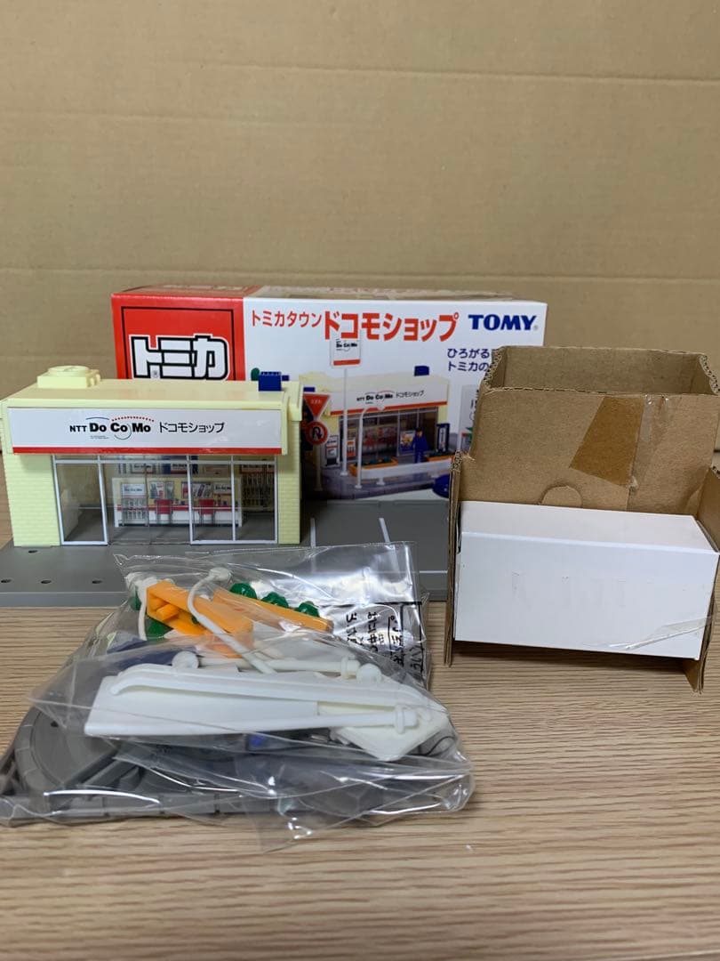 トミカタウン　ドコモショップ　未使用