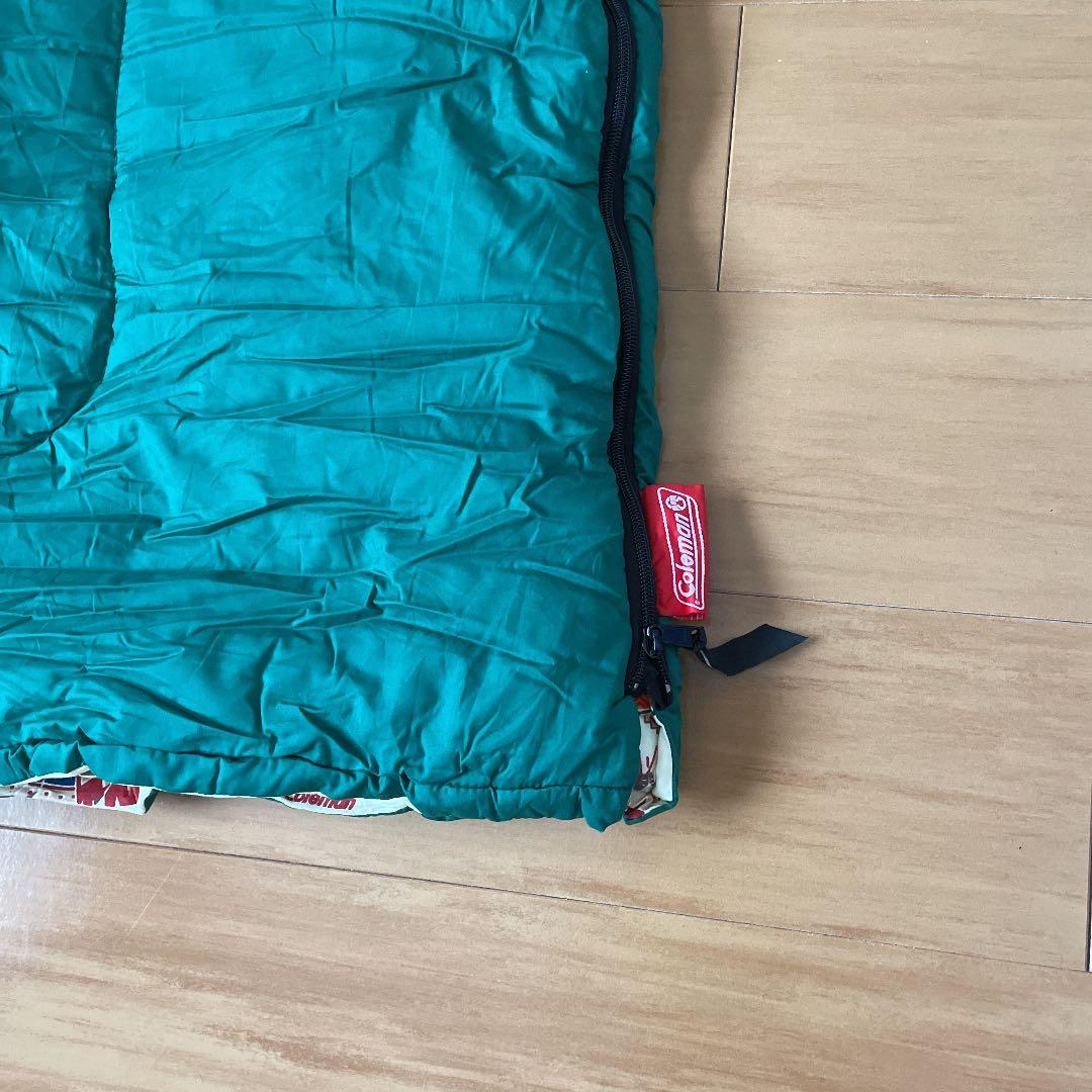 コールマン3シーズン用寝袋です。2回のみ使用済みです。目立った汚れはありません。