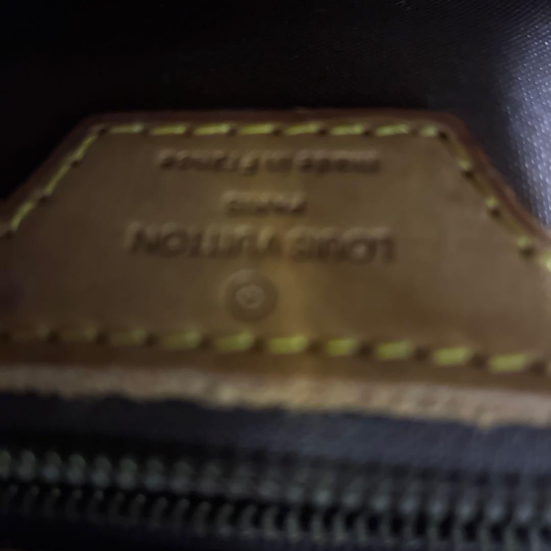 Louis Vuitton ❓ レザー バッグ