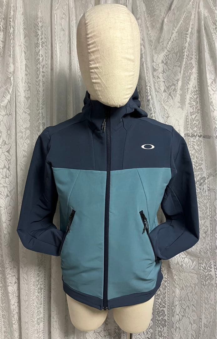 OAKLEY オークリー　ジップアップ　パーカー　ストレッチ　デカロゴ　Ｓサイズ