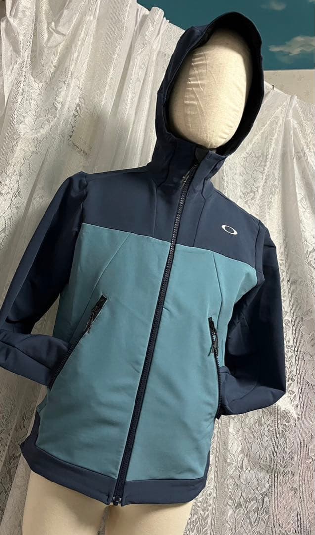 OAKLEY オークリー　ジップアップ　パーカー　ストレッチ　デカロゴ　Ｓサイズ