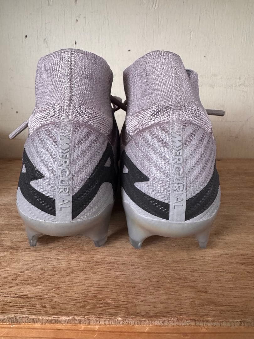 Nike Mercurial サッカーシューズ グレー・ブラック