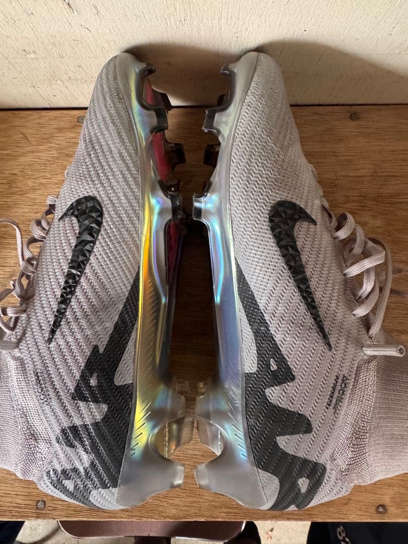 Nike Mercurial サッカーシューズ グレー・ブラック