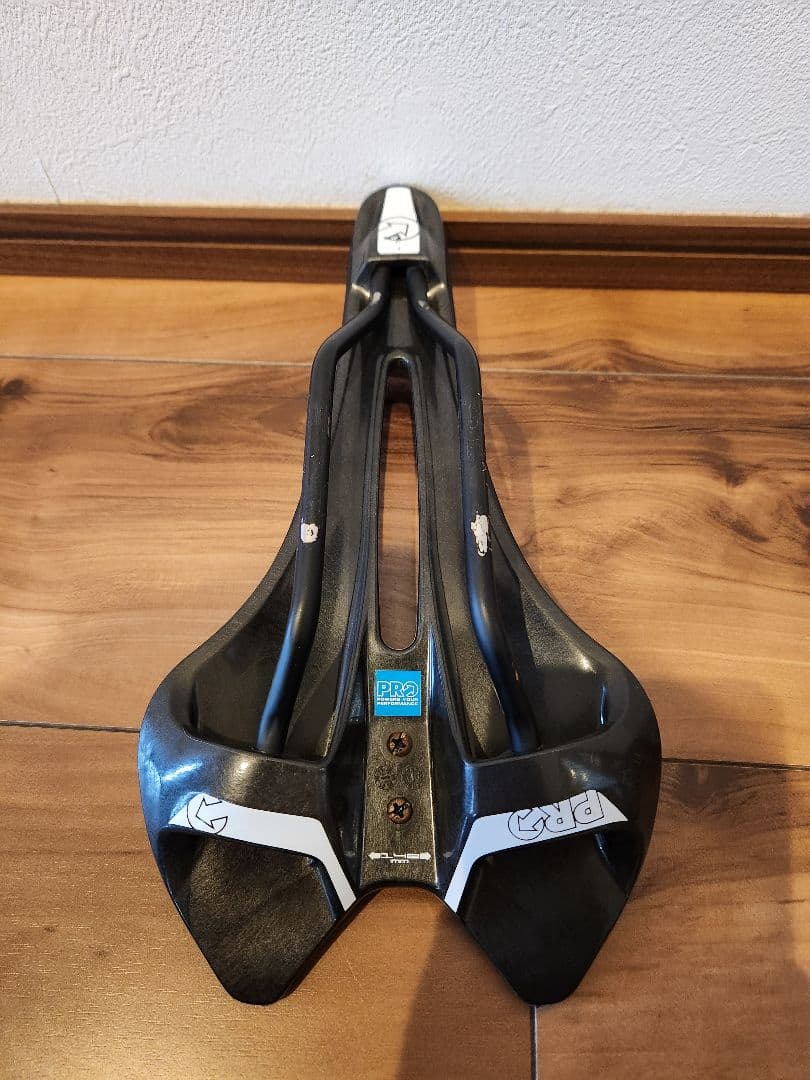 シマノ　PRO　プロ　FALCON　ファルコン　サドル　142ミリ