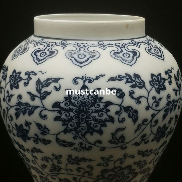 青花纏枝蓮将軍缶 景徳鎮 陶磁器 装飾品 現代工芸品 美術品 置物