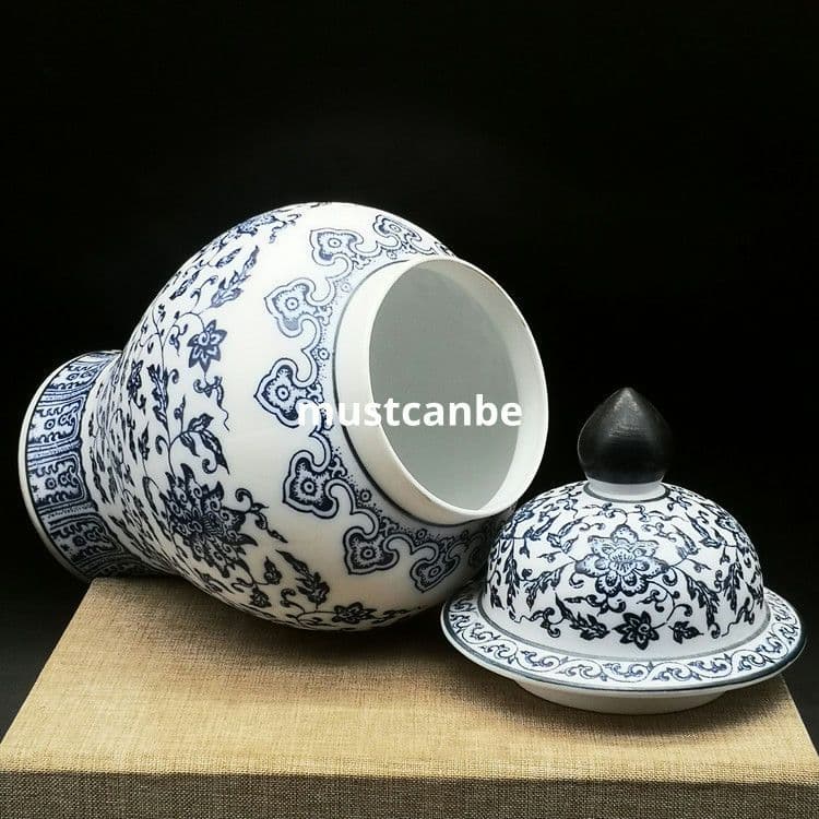 青花纏枝蓮将軍缶 景徳鎮 陶磁器 装飾品 現代工芸品 美術品 置物