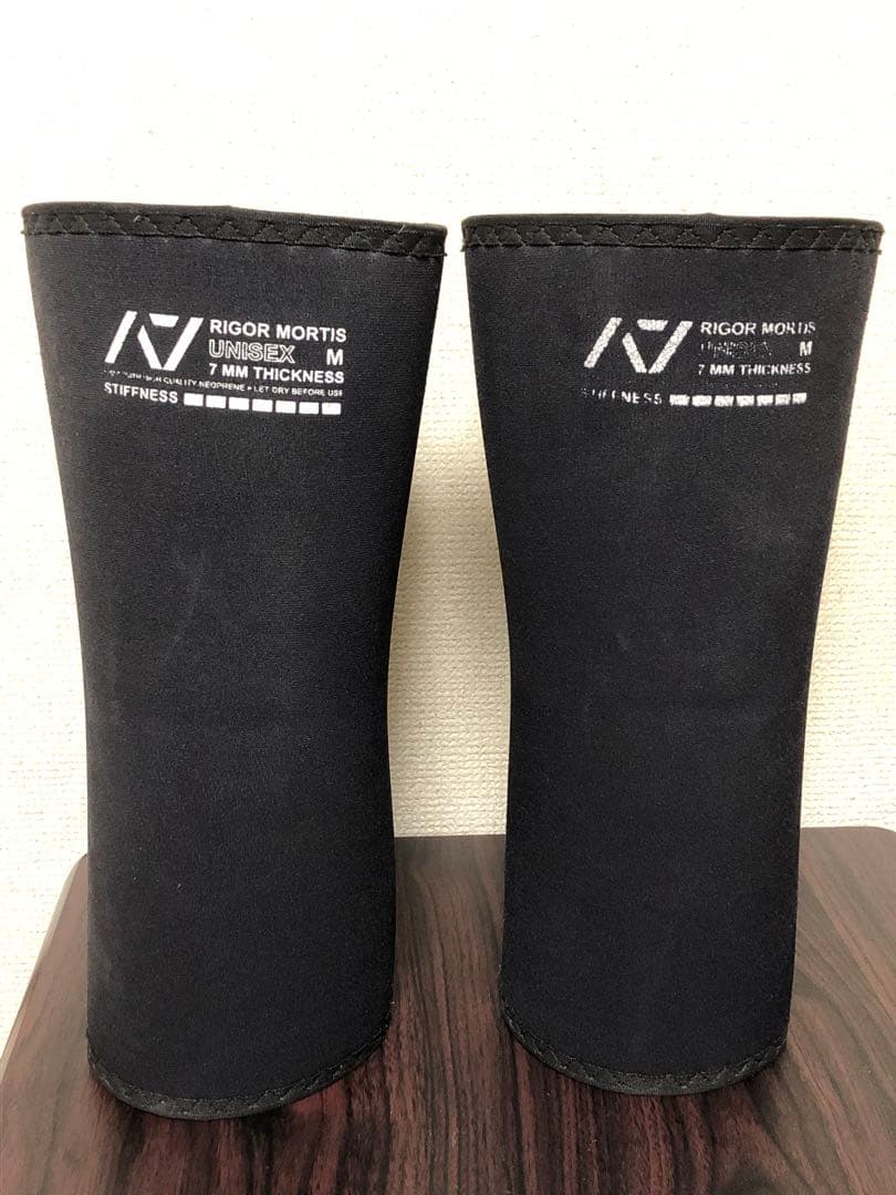 A7 ニースリーブ　RIGOR MORTIS Mサイズ 7mm厚