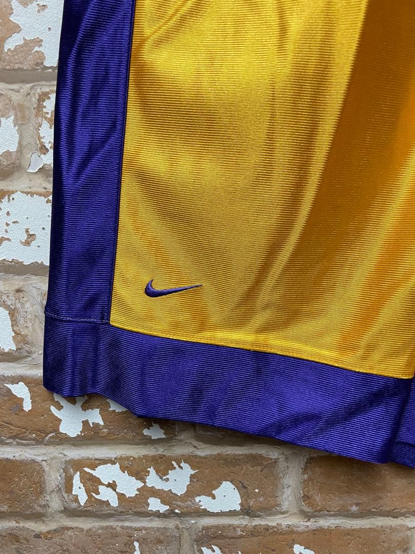 90s NIKE レイカーズ　バスパン　ハーフパンツ 刺繍　XL ナイキ　黄