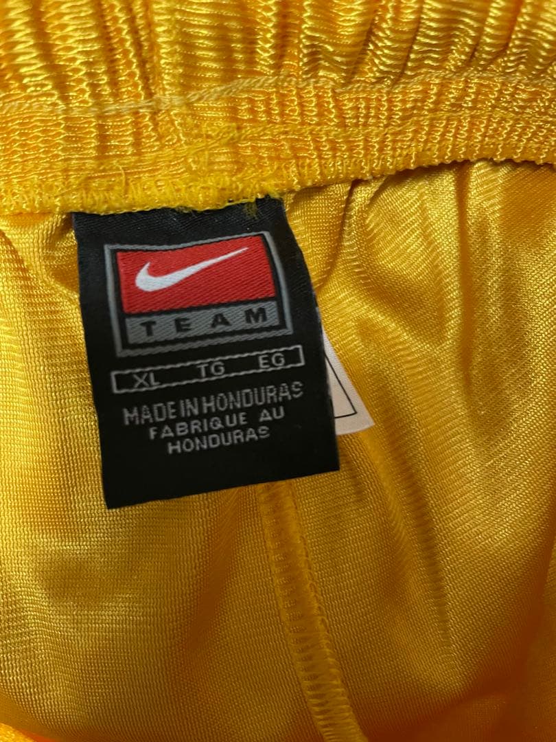 90s NIKE レイカーズ　バスパン　ハーフパンツ 刺繍　XL ナイキ　黄