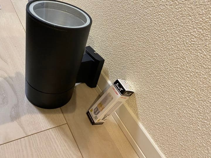 ブラケットライト、門柱灯