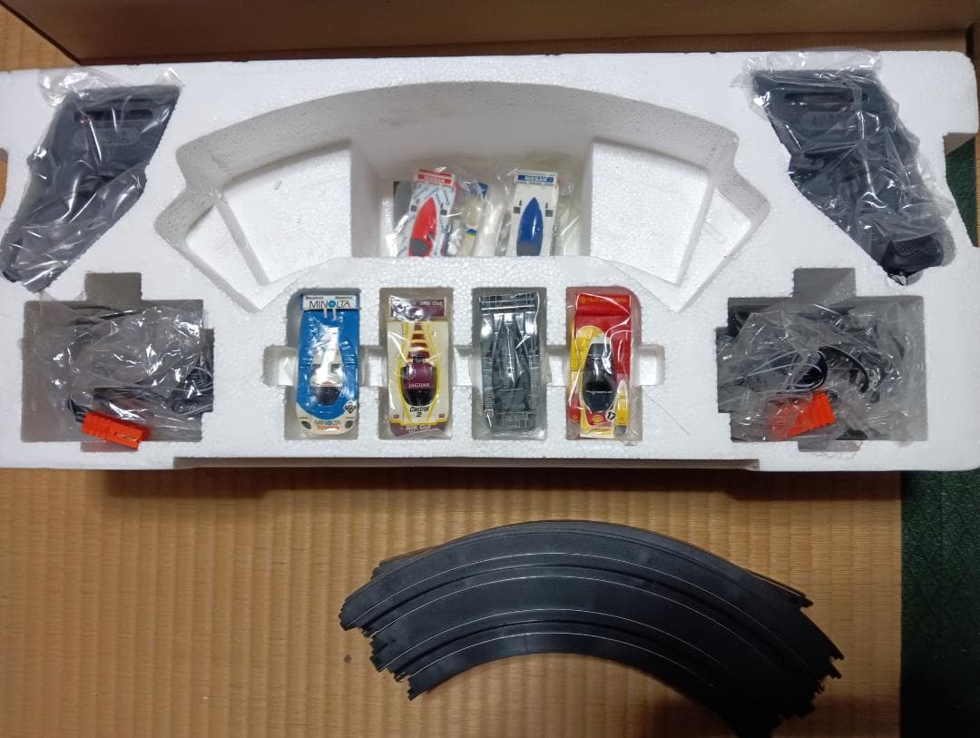 AFX 富士スピードウェイ四車線スロットレーシングセット