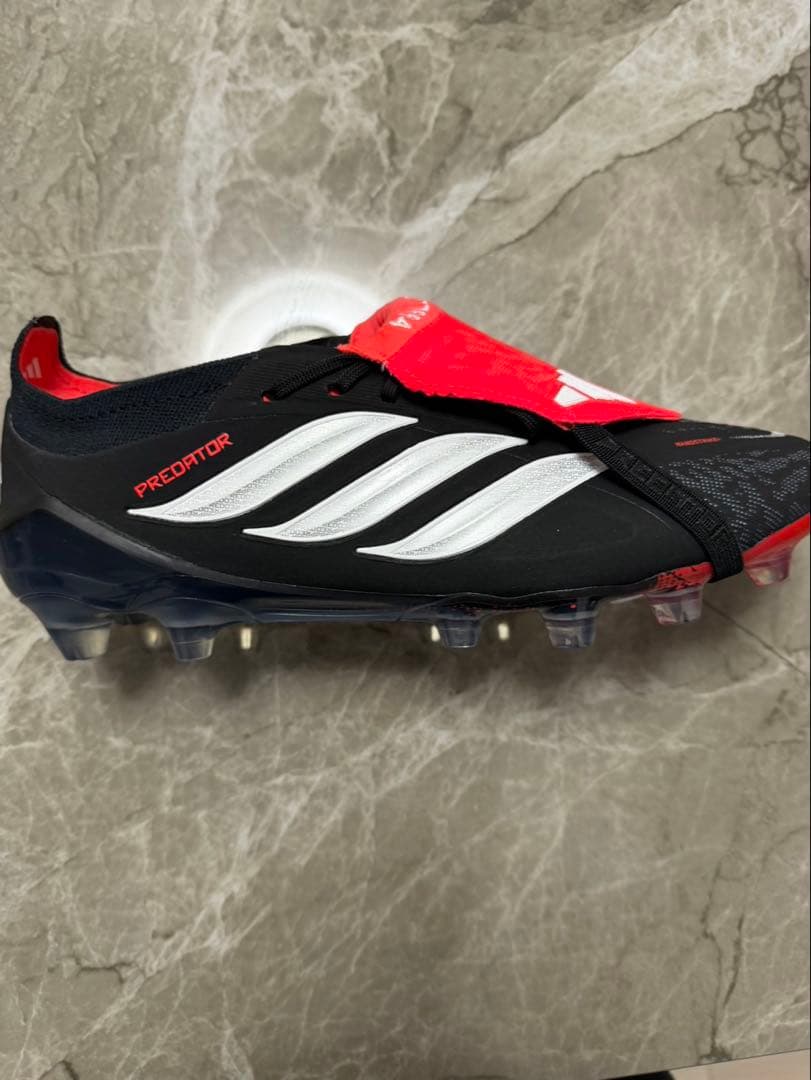 adidas Predator サッカーシューズ・スパイク ブラック/レッド