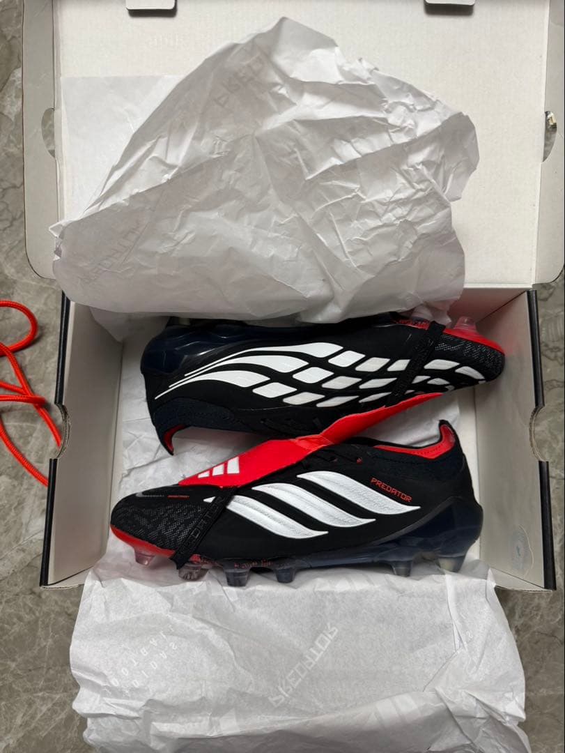 adidas Predator サッカーシューズ・スパイク ブラック/レッド