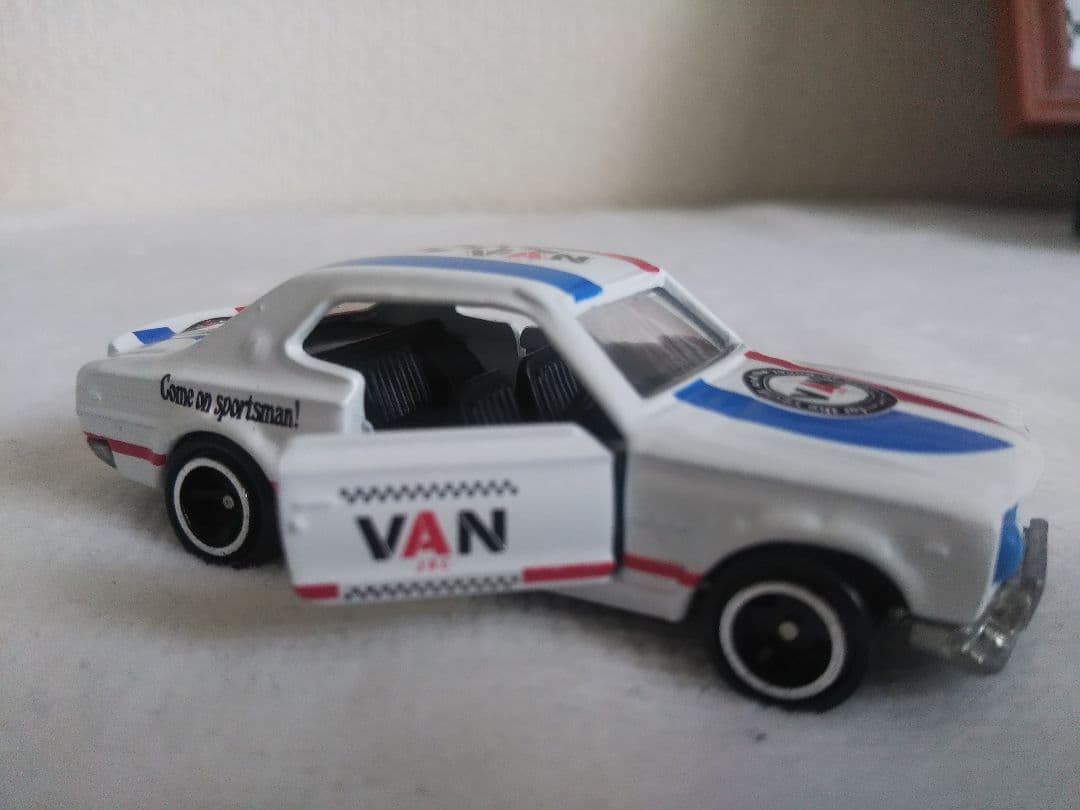 VAN限定品のミニカーセット