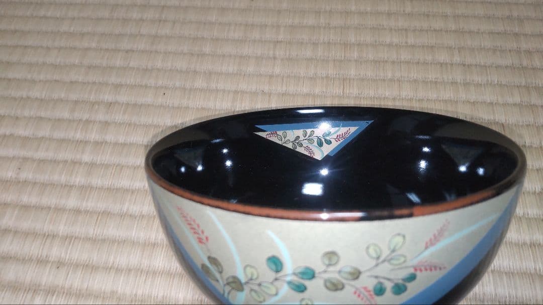 陶器の四季花柄多用途椀、５客セット、椀お盆、陶器箸置き付き