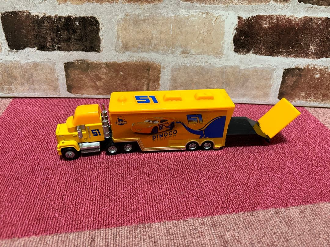 【新品】　カーズ　マック　トラック　トレーラー　4台セット