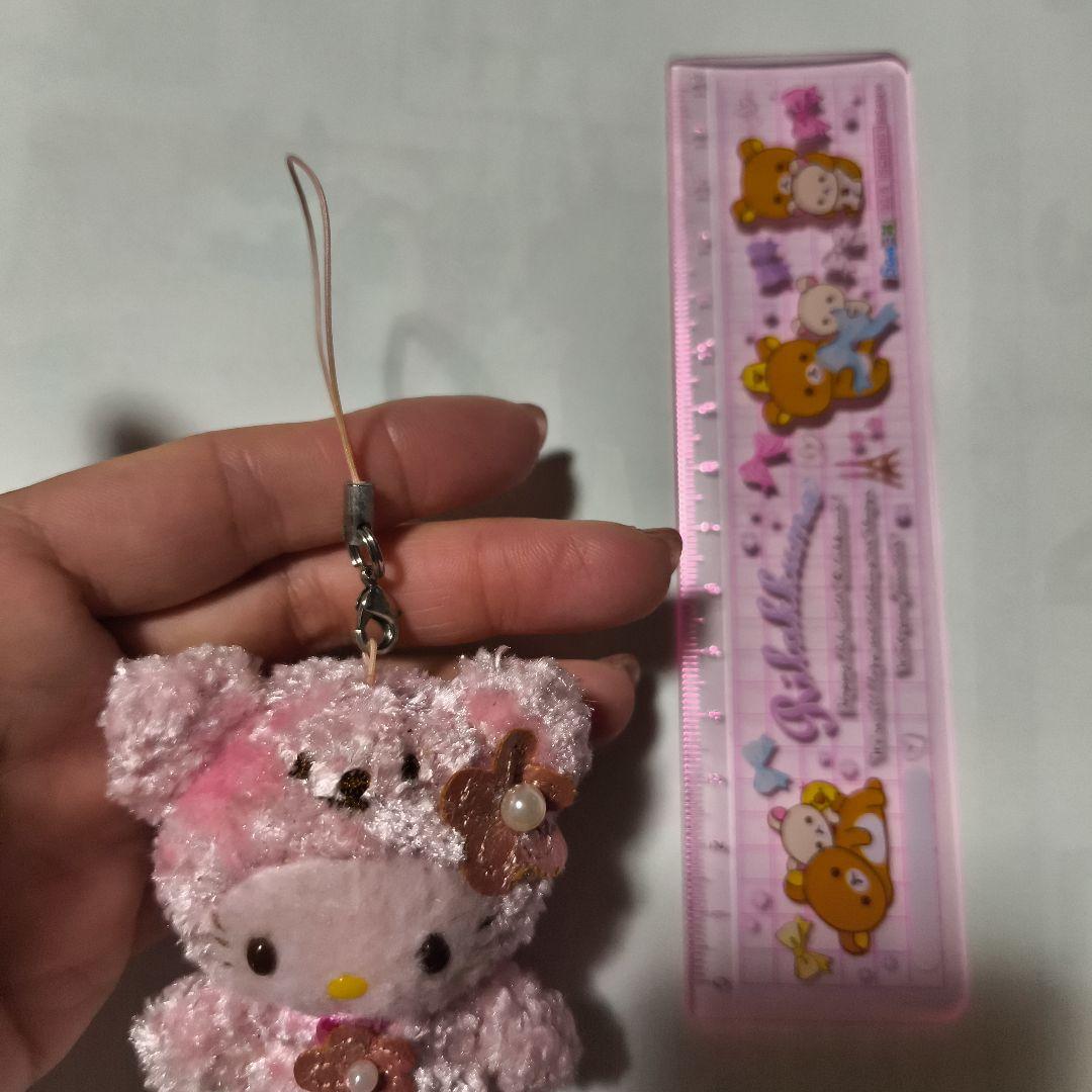 Hello Kittyピンクのクマのぬいぐるみマスコット