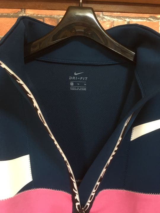 新品 NIKE ナイキ レディース ハイネックジップアップ トレーニングウェア