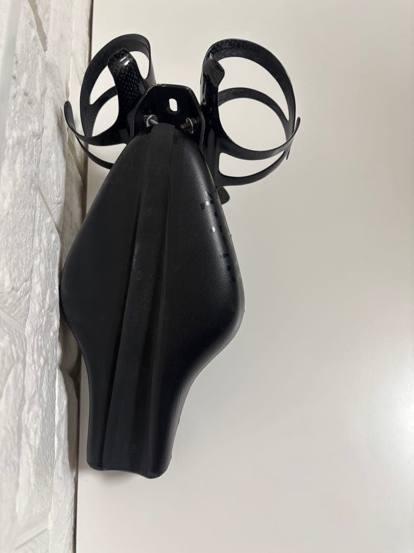 fizik サドル ブラック　ボトルケージ付き