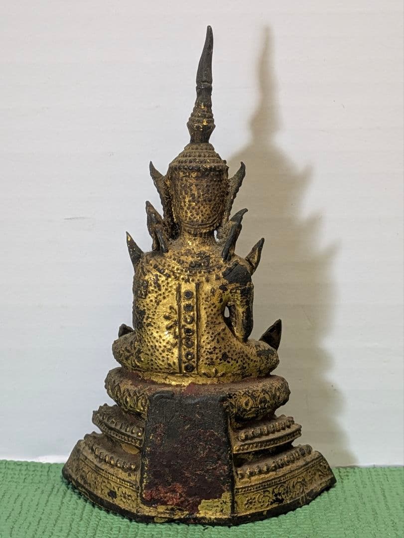 タイのラタナコーシン朝（18世紀〜19世紀頃）に作られた、青銅像　神像。