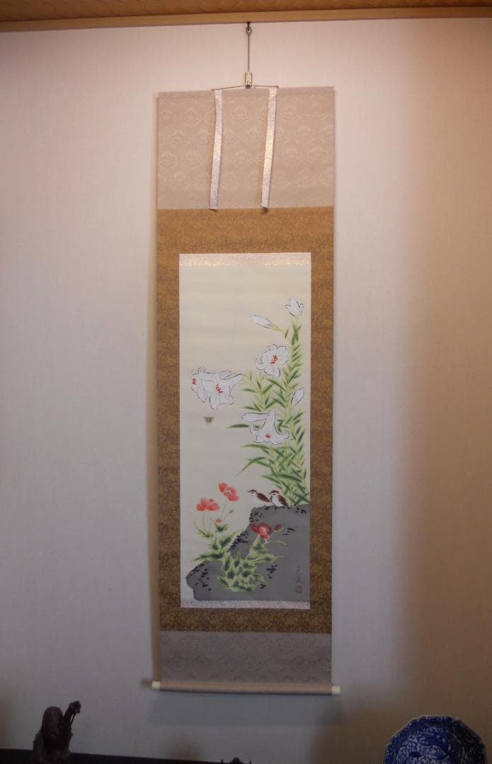 掛け軸 英友 百合と芥子に雀 絹本 希少 軸装 茶道具 掛軸 美品 です。