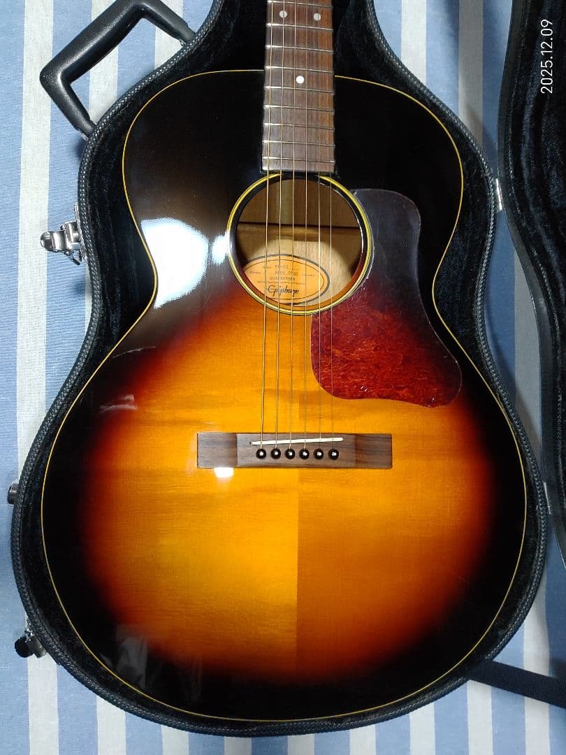 EpiphoneのGibsonヘッドの小振りアコギEL-00美品、ハードケース付