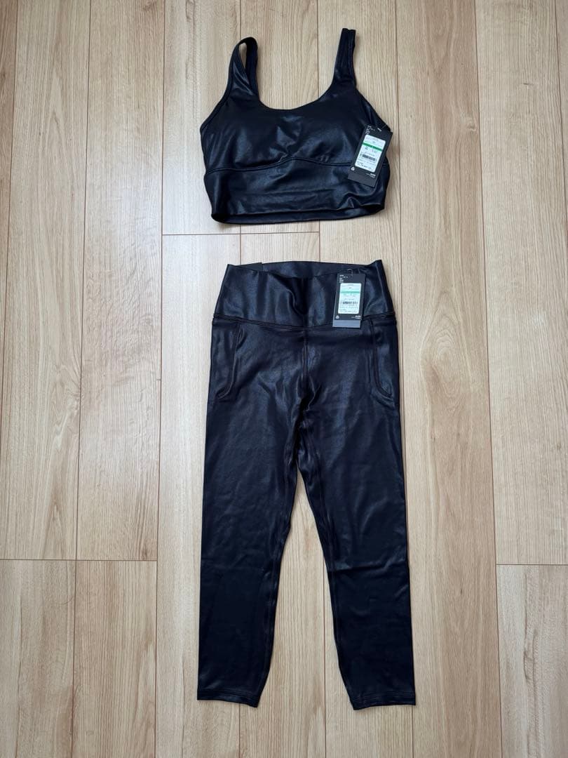【タグ付き新品】ブラック スポーツブラとレギンスセット L