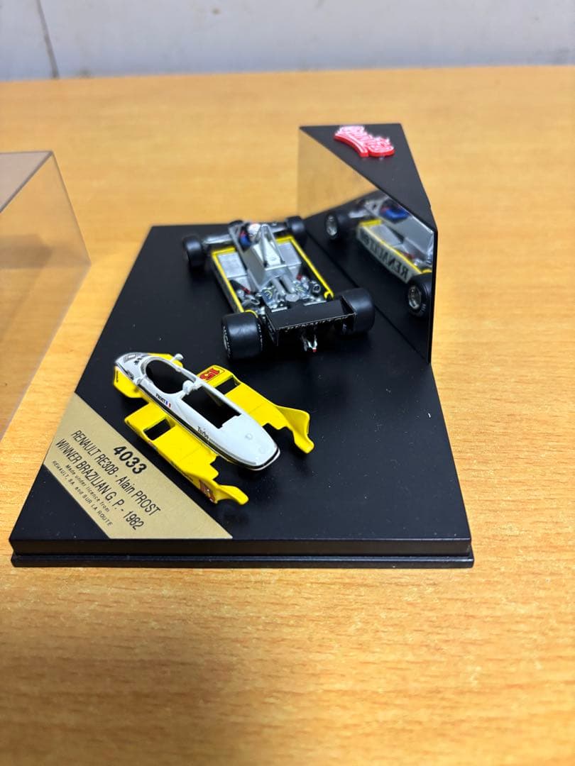 Renault F1 1982 ミニカー 1/43