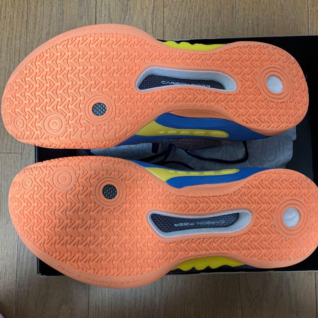 ANTA shock wave 5 pro US12 外箱に凹みあり