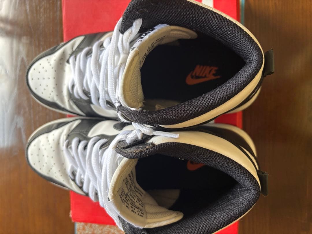 NIKEダンクハイパンダ
