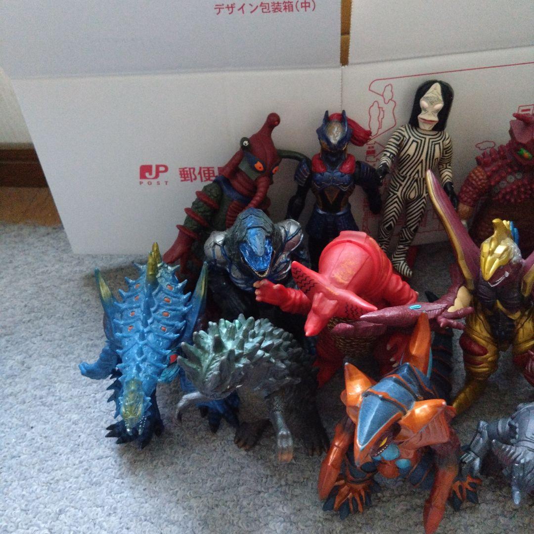 ウルトラマンシリーズ 怪獣フィギュア　サイズ80いっぱい　 14体セット　②