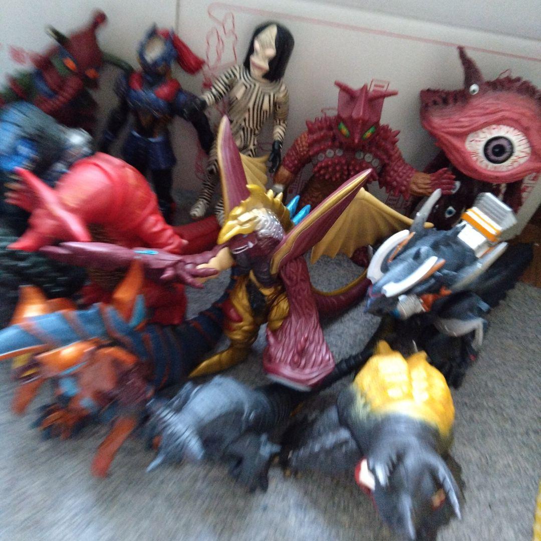 ウルトラマンシリーズ 怪獣フィギュア　サイズ80いっぱい　 14体セット　②