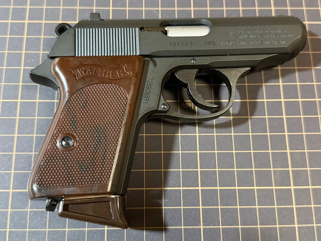 WALTHER PPK スペシャルエディション　木製グリップ付き