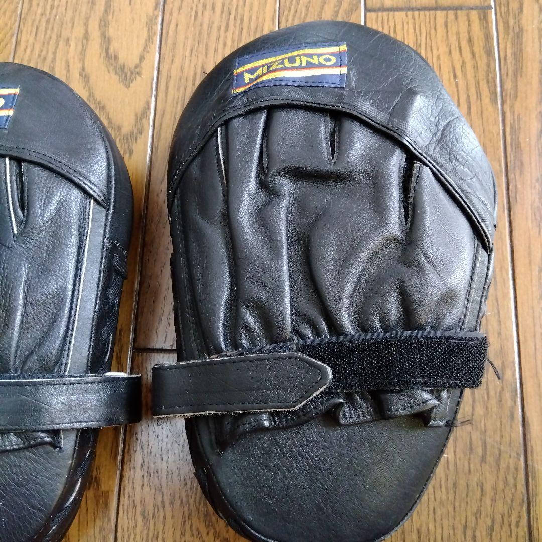 超美品、一流メーカー製造ミズノ パンチングミット 左右 1セット