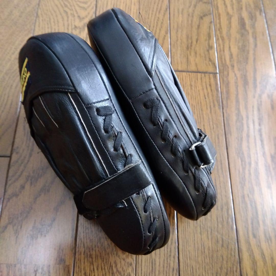 超美品、一流メーカー製造ミズノ パンチングミット 左右 1セット