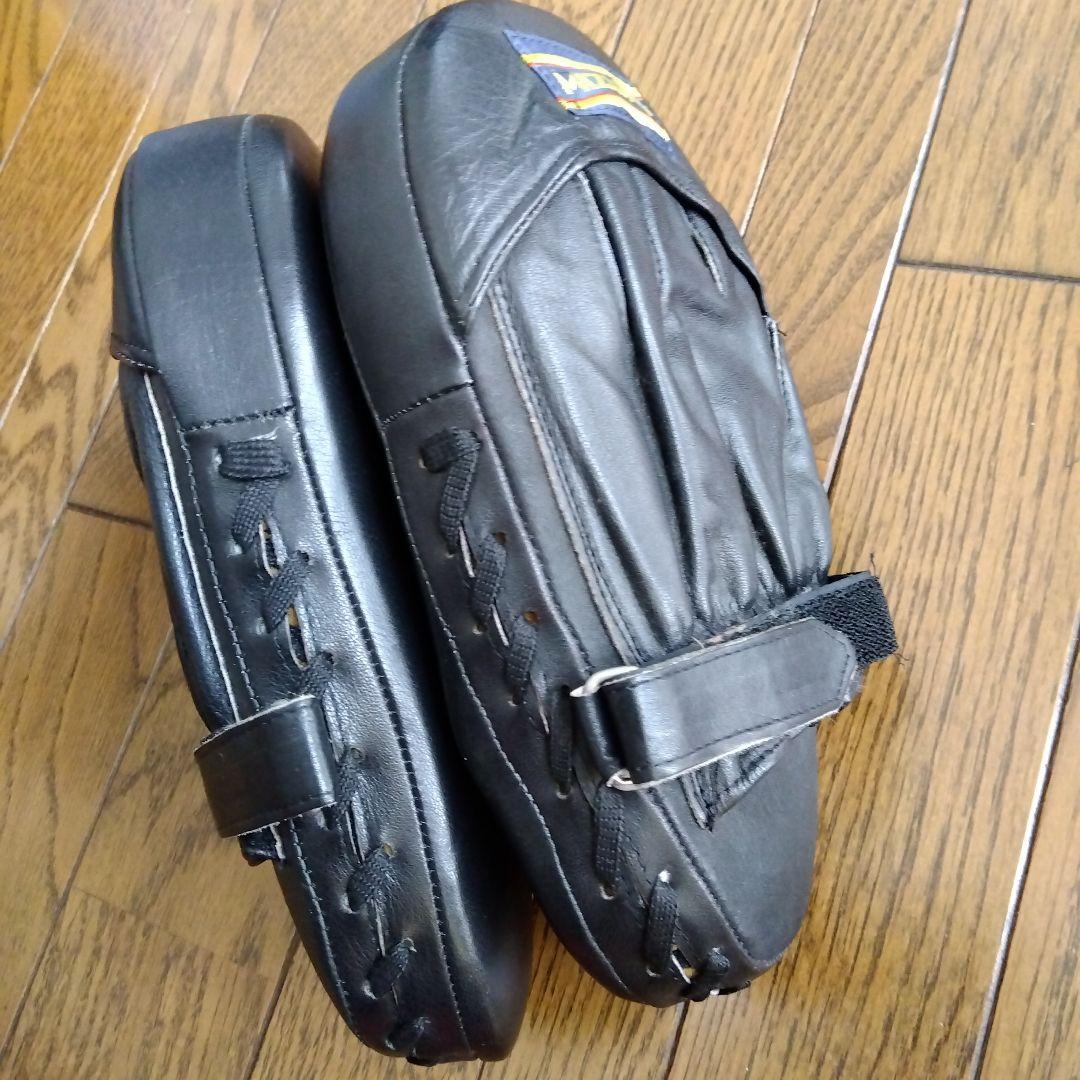 超美品、一流メーカー製造ミズノ パンチングミット 左右 1セット