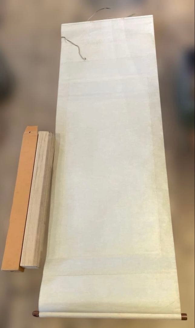 龍虎　掛け軸　壁掛け　専用箱付き　趣味　インテリア　美術品　アート
