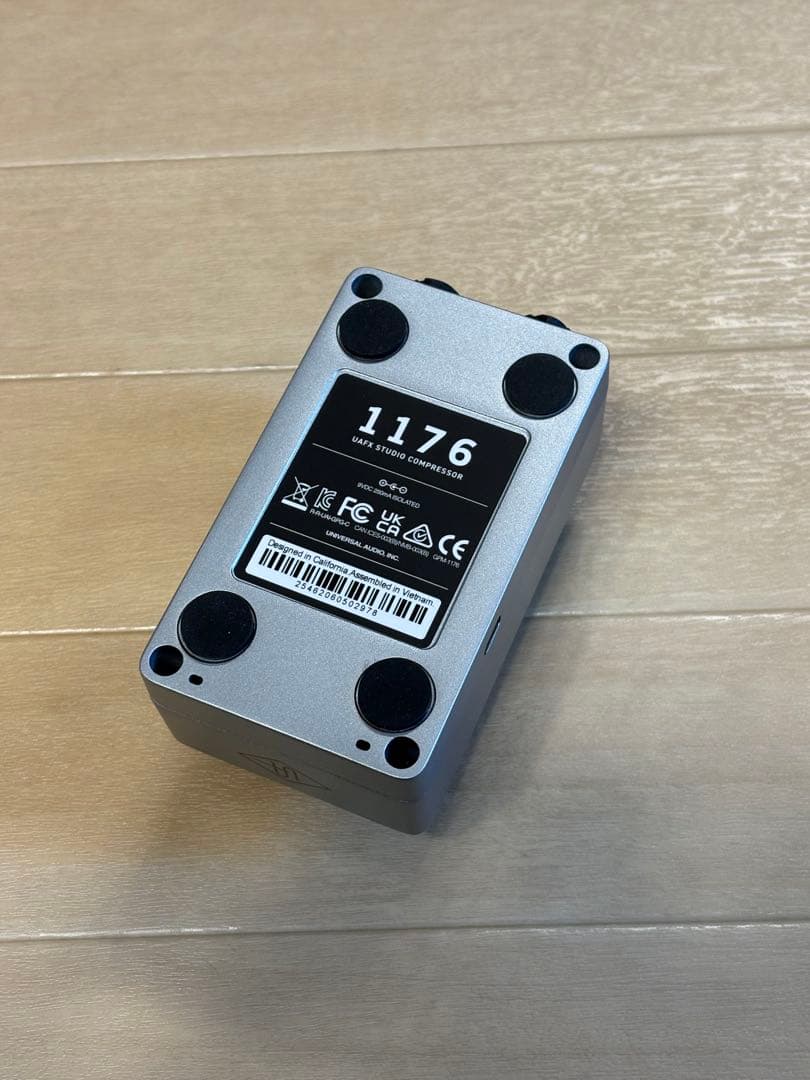 Universal Audio UAFX 1176 コンプレッサー　新品同様