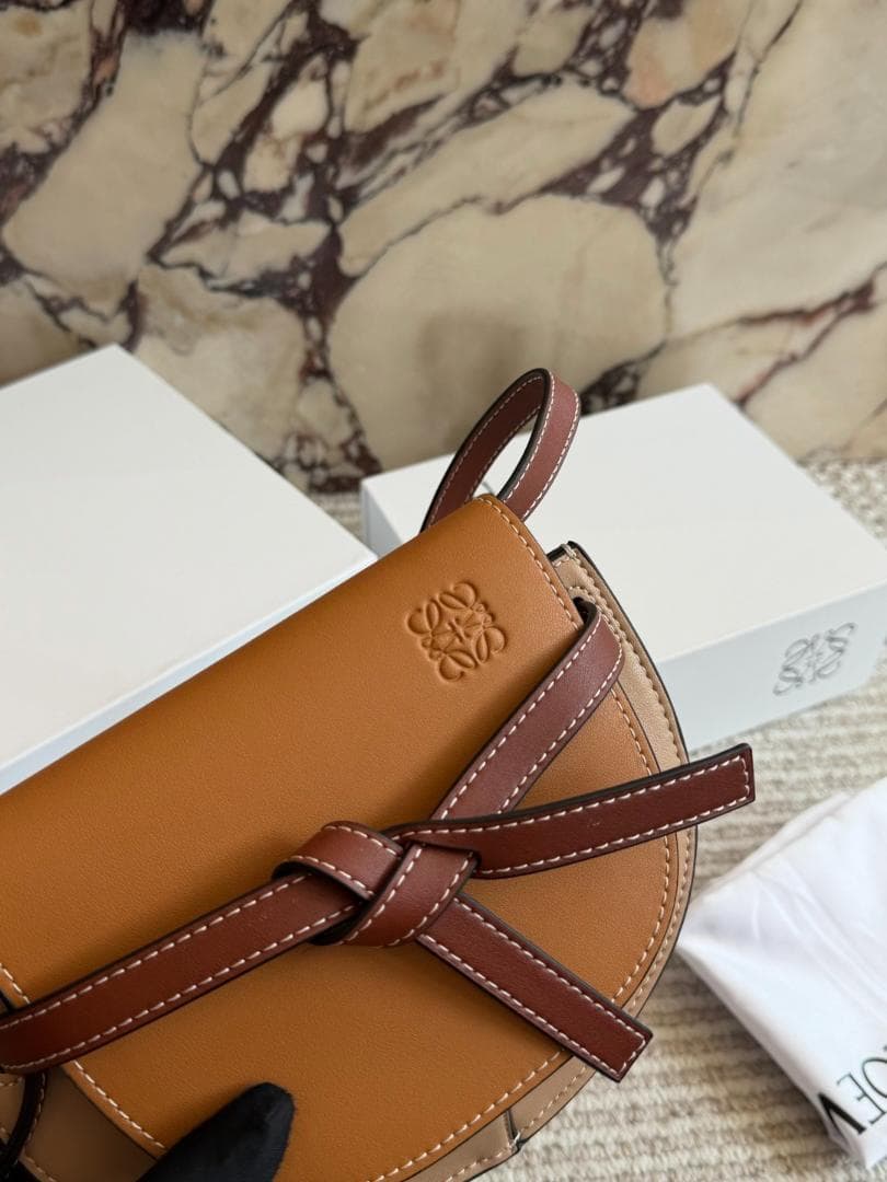 Loewe ノベルティ ゲート ミニショルダー アナグラム