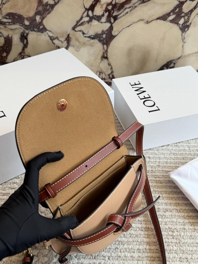 Loewe ノベルティ ゲート ミニショルダー アナグラム
