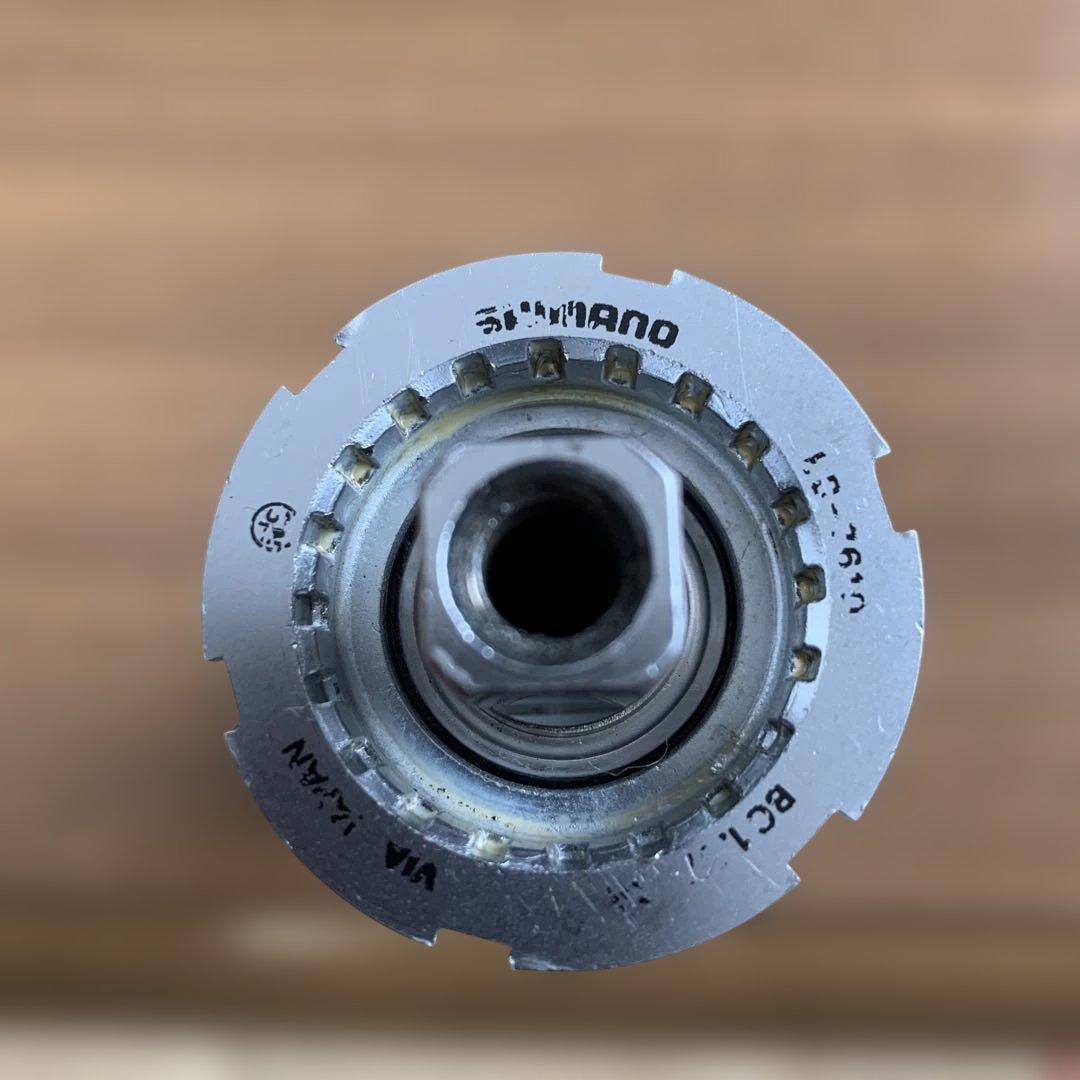 SHIMANO BB-7610 ボトムブラケット