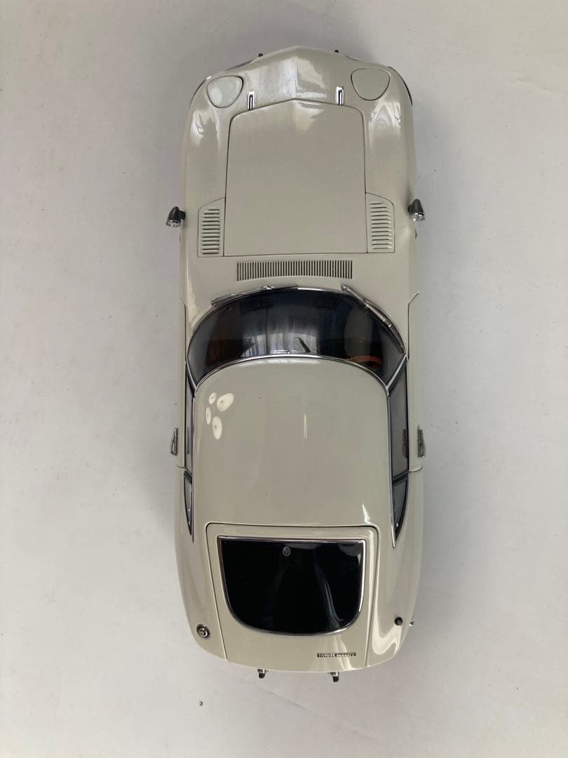 AUTOart 1/18 トヨタ 2000GT ダイキャストモデル
